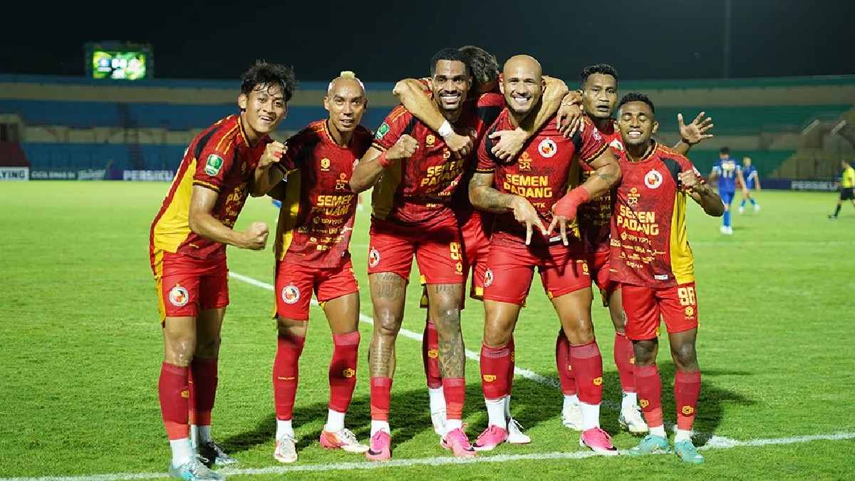 Semen Padang Kalahkan Persiku 2-1, Gol Stefano Lilipaly Bawa Kemenangan Perdana Era Teco