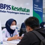 BPJS menegaskan program Jaminan Kesehatan Nasional (JKN) tetap berjalan dan membantah isu penghapusan program tersebut. Foto: Ilustrasi AI.